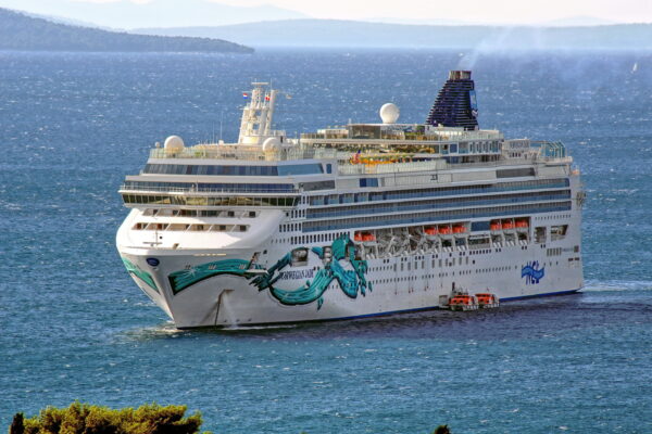 Norwegian Jade ****